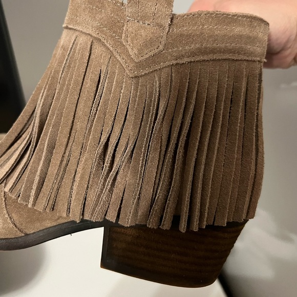 RESTRICTED SUEDE FRINGE BOOTIES - Picture 4 of 10